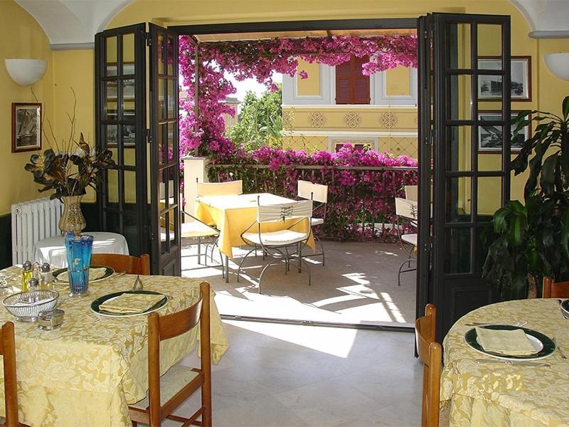 Hotel Miranda Varazze Esterno foto