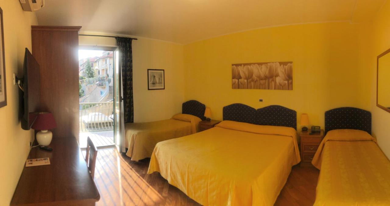 Hotel Miranda Varazze Esterno foto
