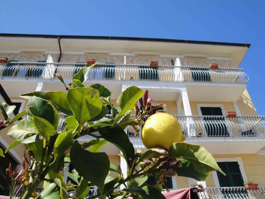 Hotel Miranda Varazze Esterno foto